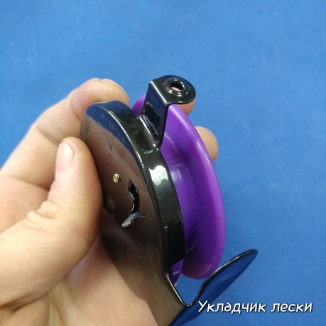 З механізмом лесоукладкі котушка з механізмом лесоукладки